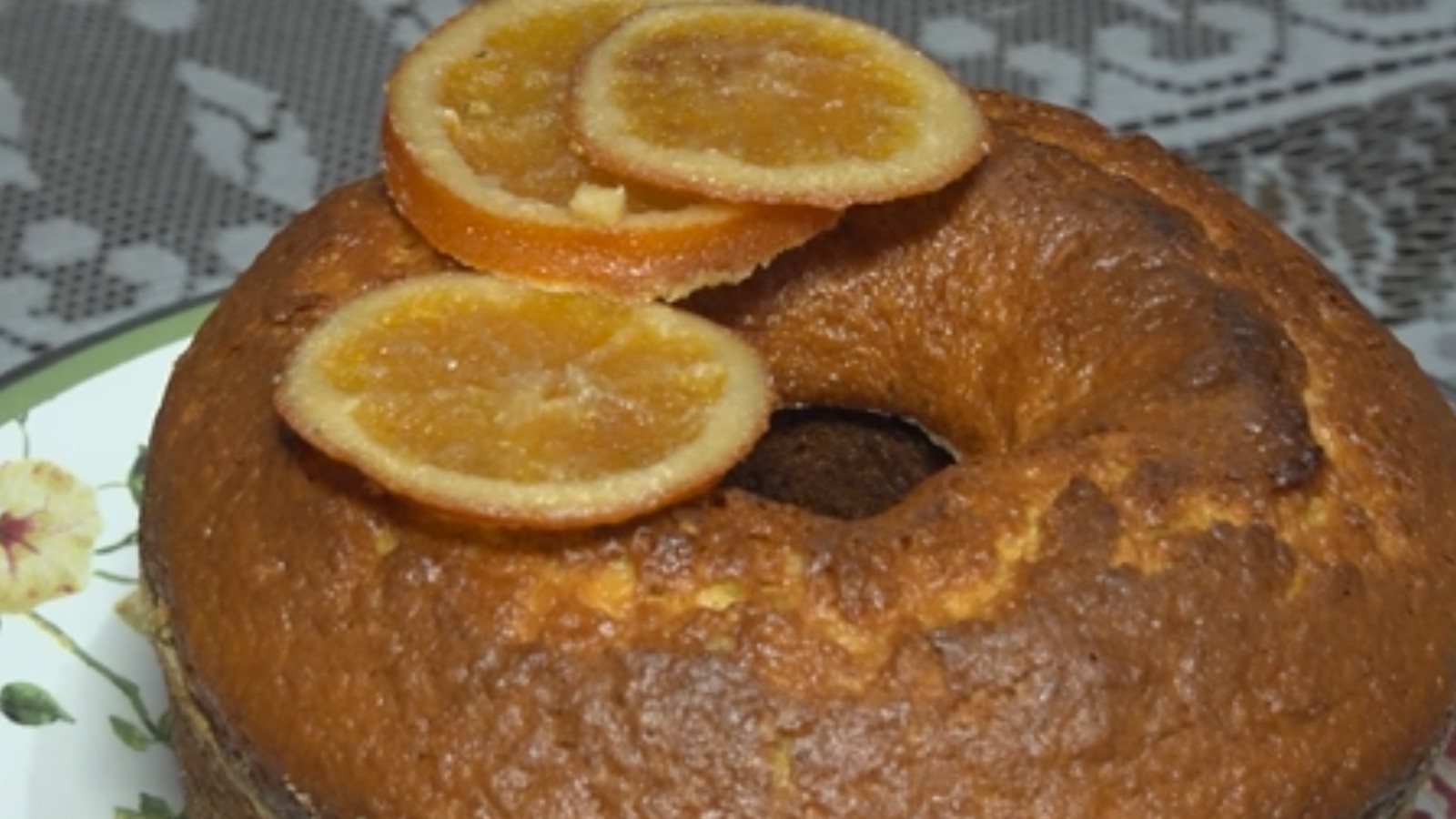 Bolo de laranja Bahia assado em forma
