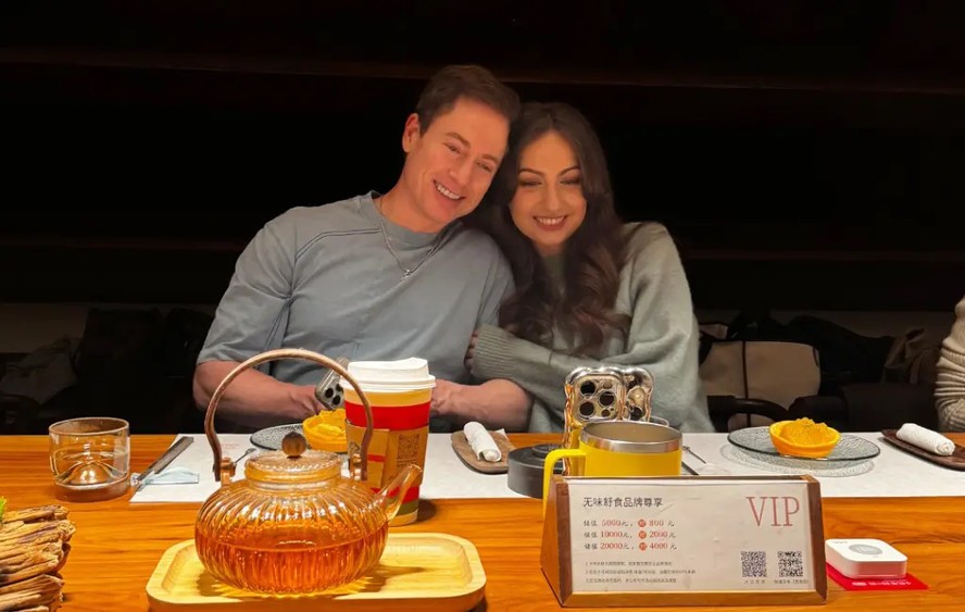 Bryan Johnson e Kate Tolo juntos