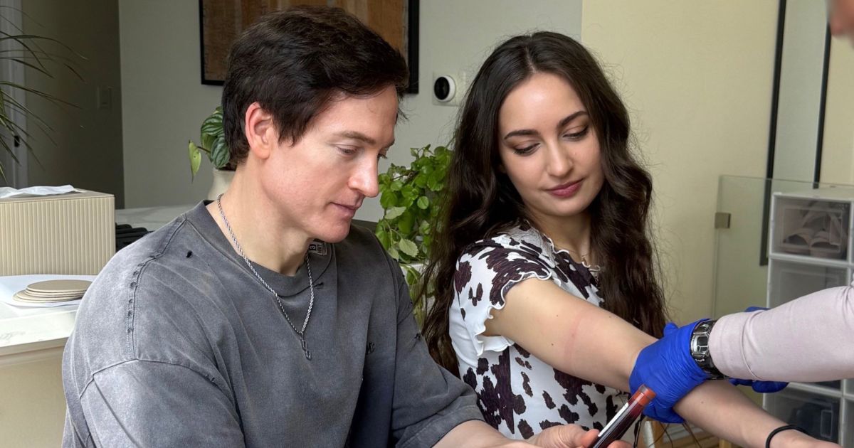 Bryan Johnson e Kate Tolo