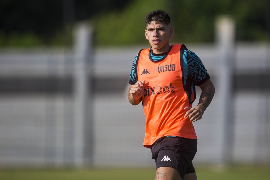 Carlos Palacios durante treino do Vasco
