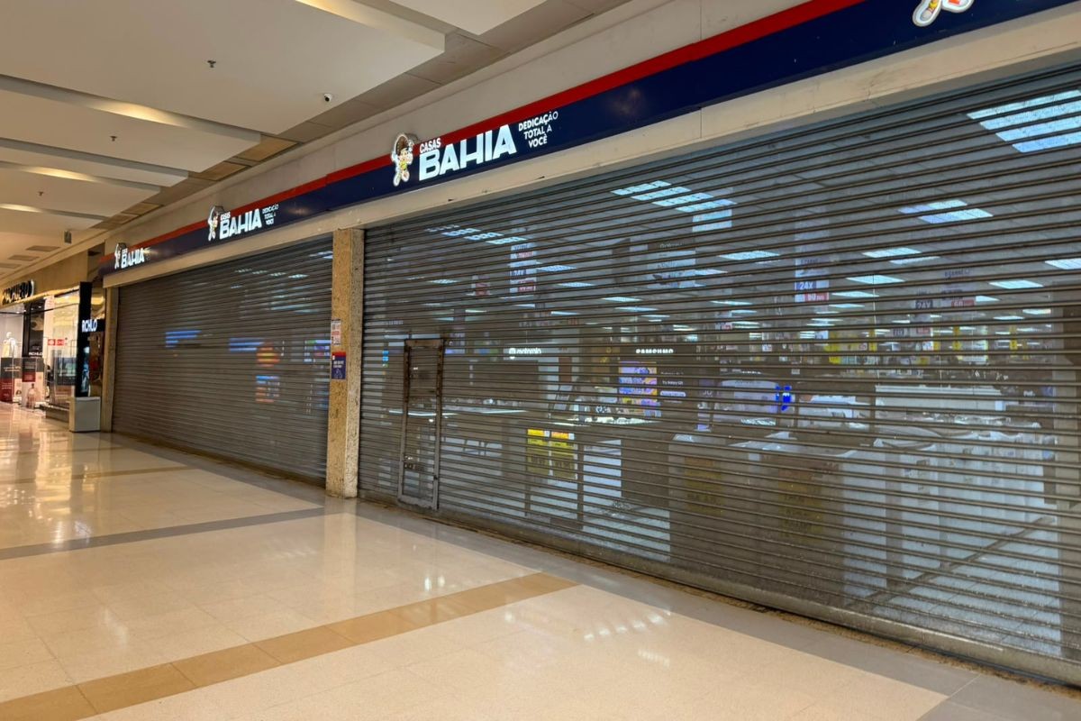 Loja das Casas Bahia fechada em shopping de São José dos Campos