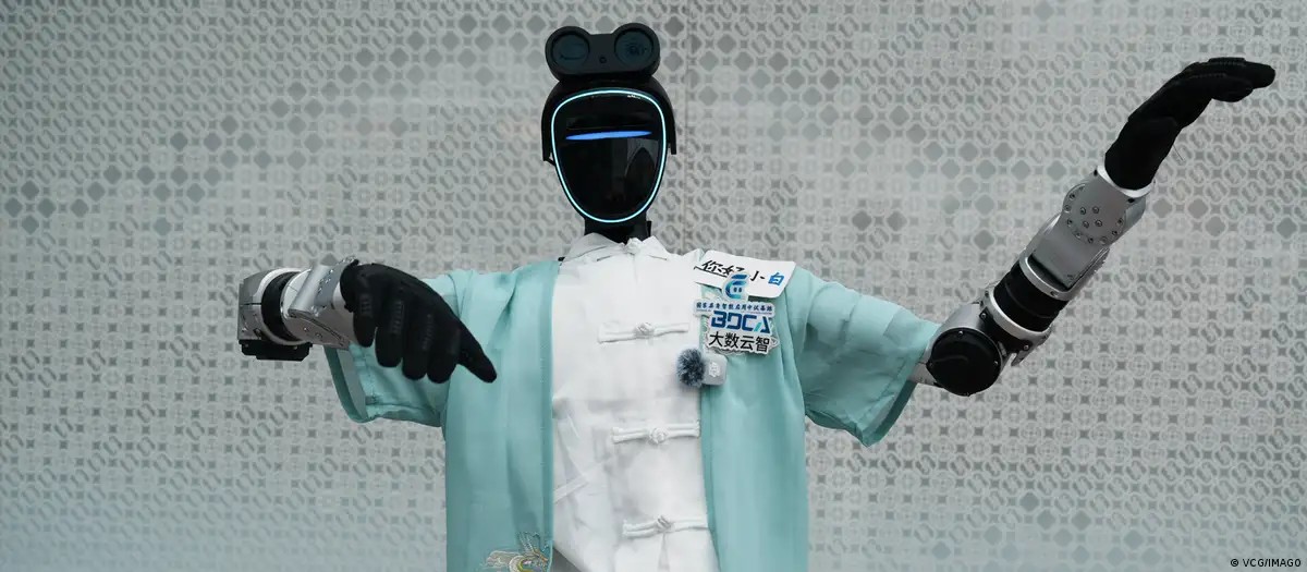 Robôs humanoides em exposição na China