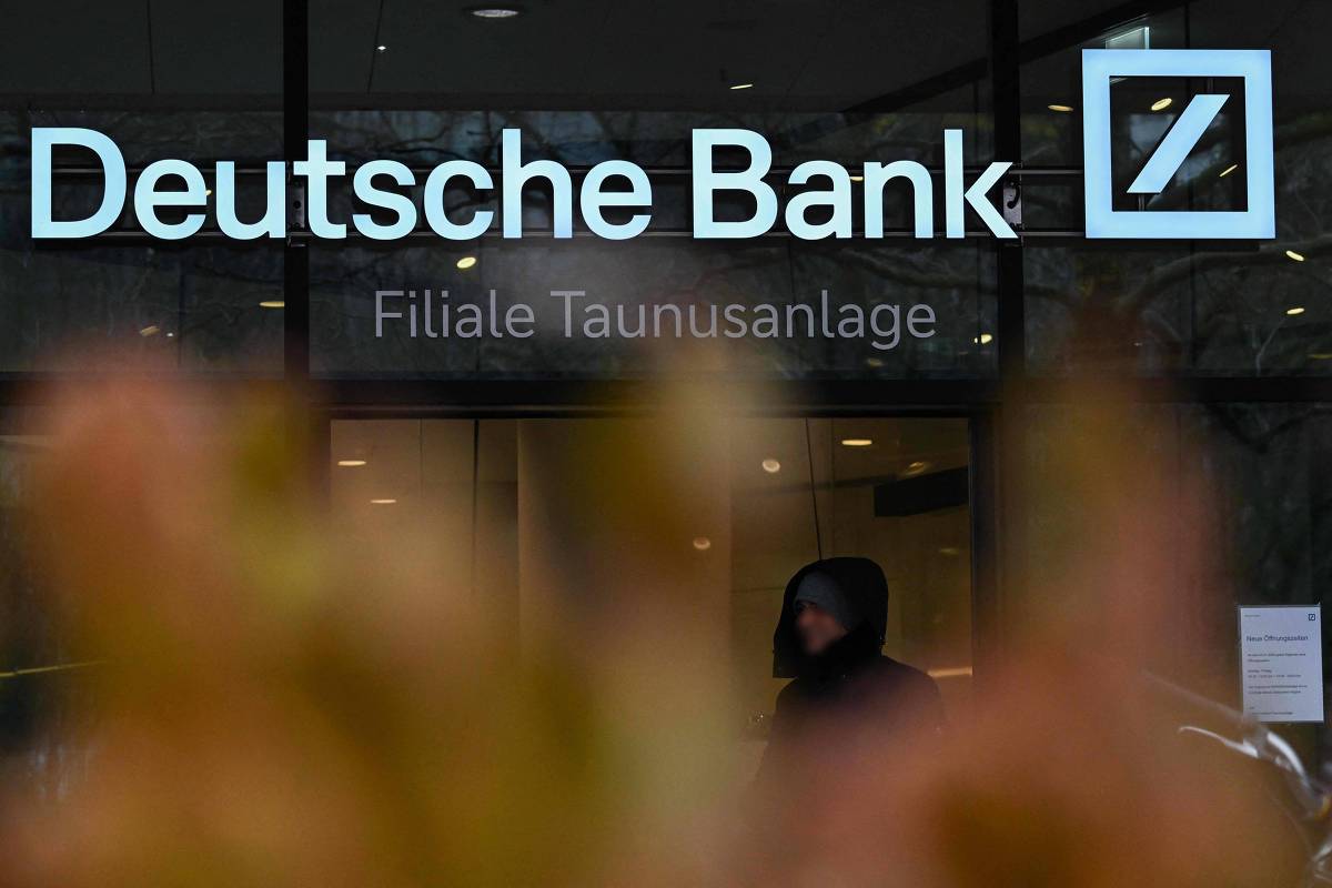 Fachada de agência do Deutsche Bank em Frankfurt
