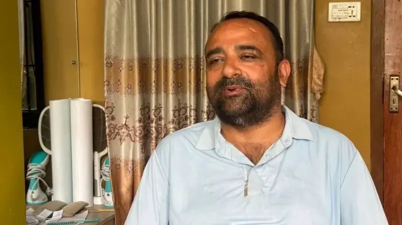 Rajendra Dawadi, diretor da Escola de Ensino Médio Tribhuvan Trishuli