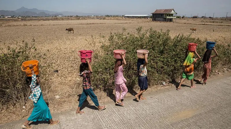 Área seca na Indonésia durante episódio de El Niño em 2015
