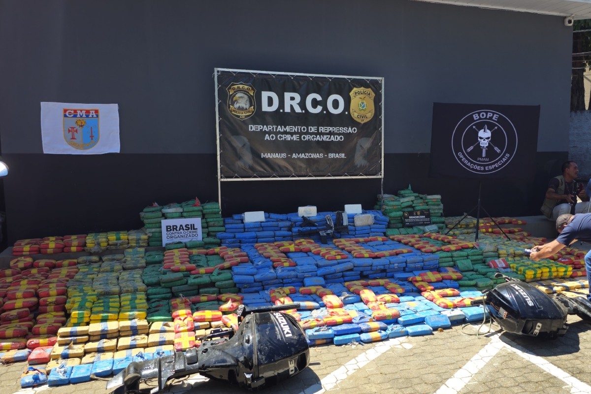 Polícia apreende drogas e fuzil no interior do Amazonas