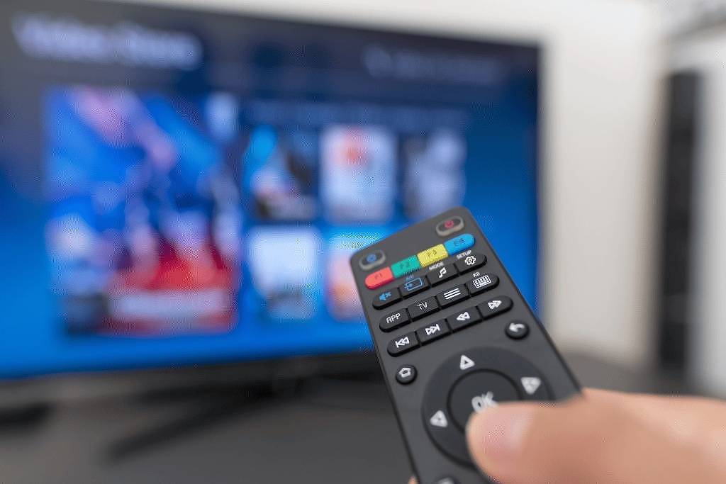 Controle remoto de televisão moderna