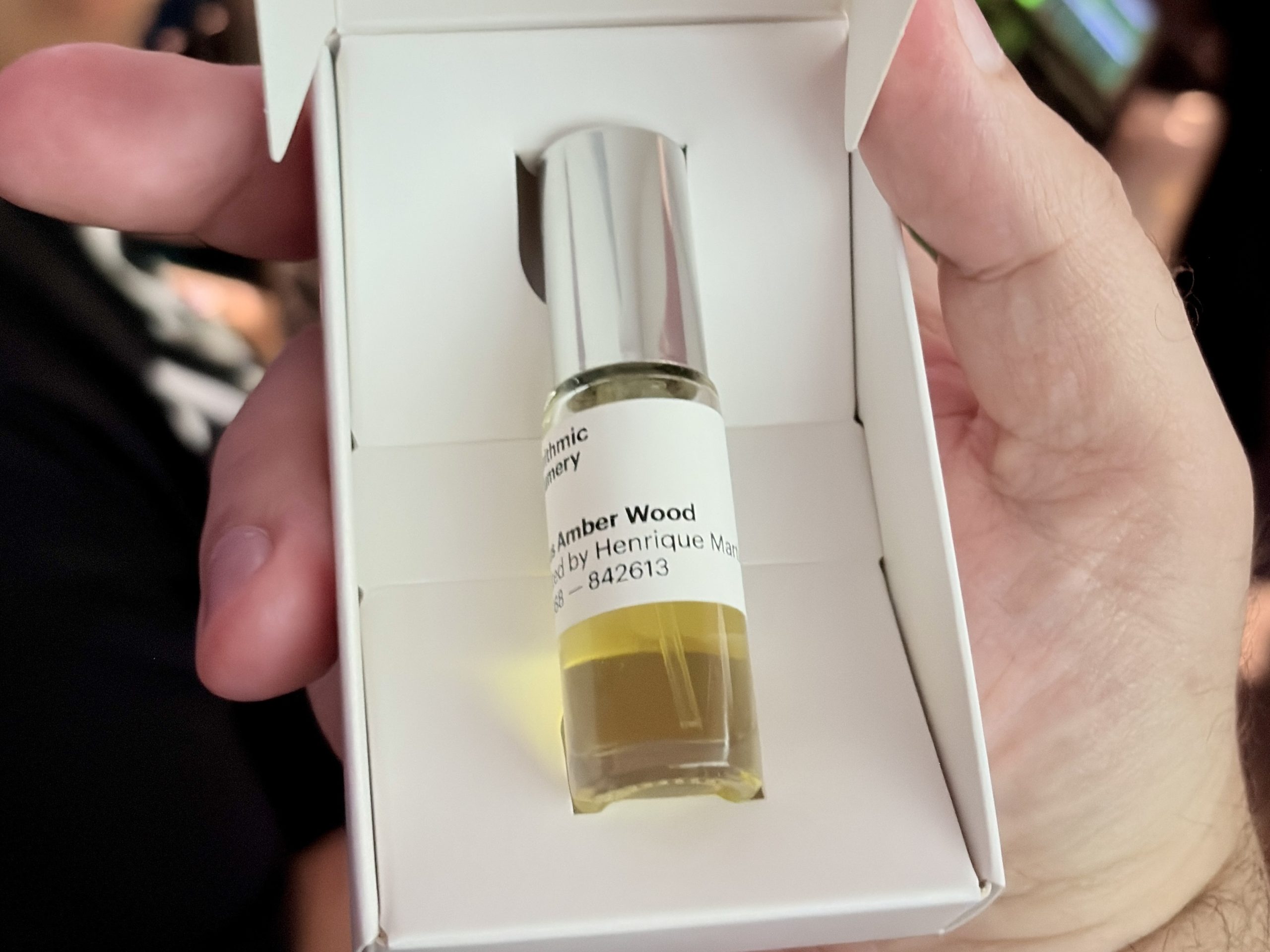 Caixa de perfume personalizado criada por inteligência artificial