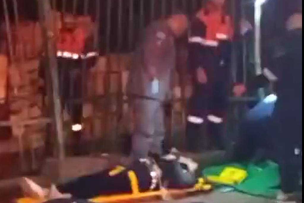 Equipes de resgate atendem vítimas de atropelamento em via da zona norte de São Paulo