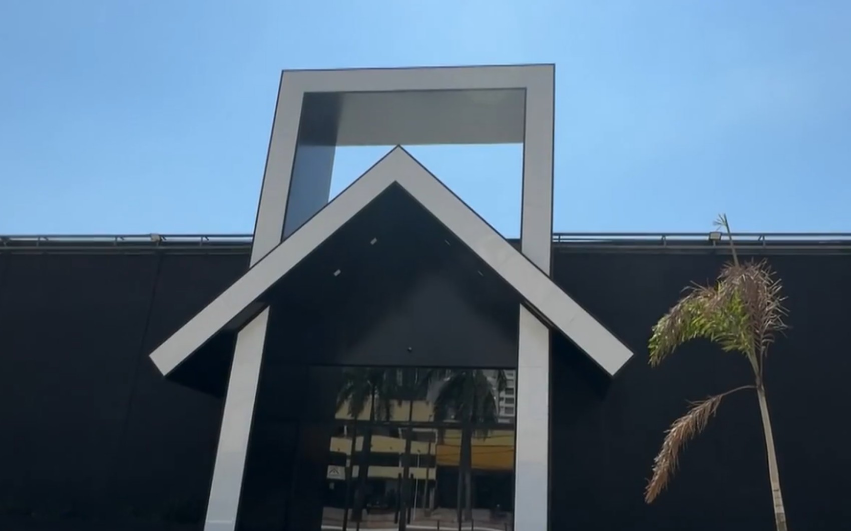 Fachada da Igreja Casa Ministério Cristão em Goiânia