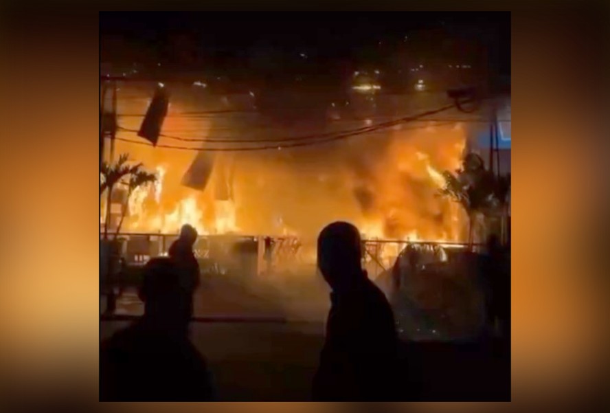 Incêndio no bar Quintal da Barra, na Barra da Tijuca