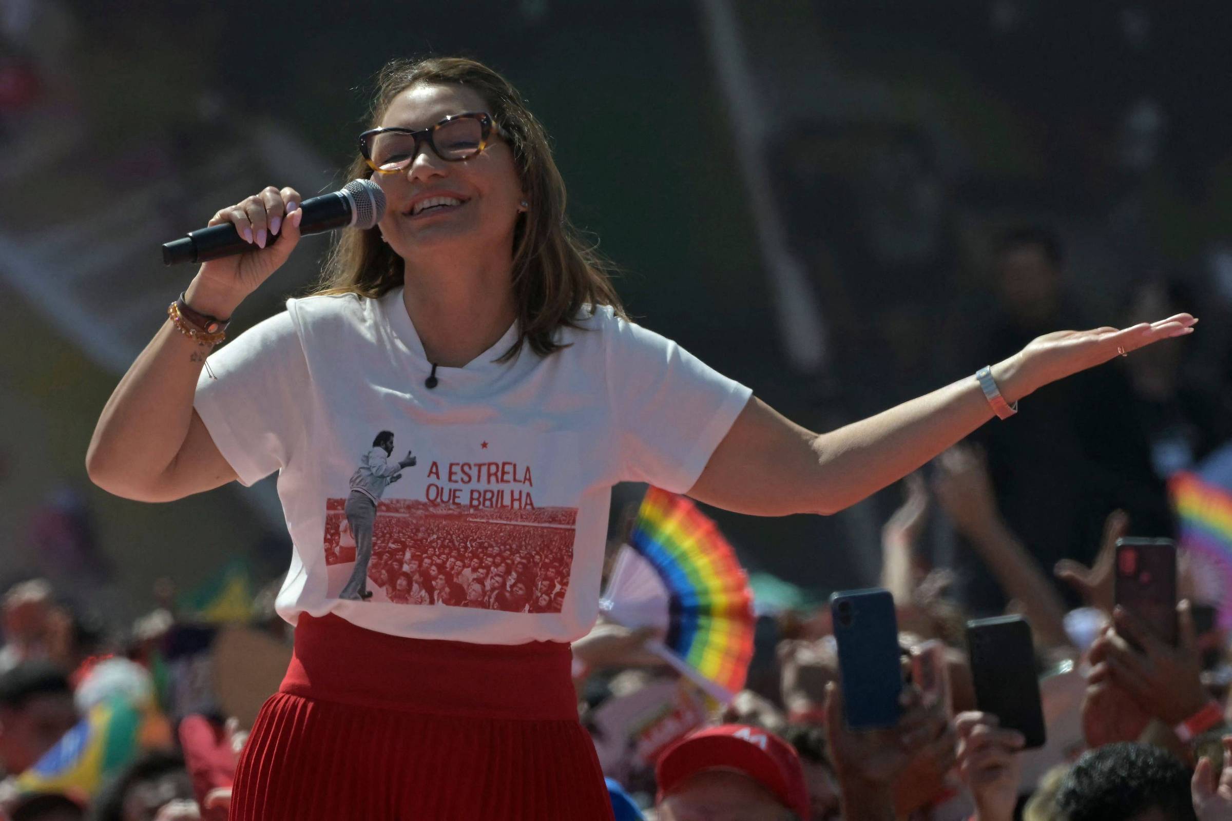Janja durante ato de lançamento da campanha de Lula