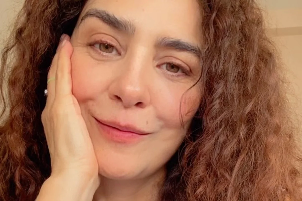 Letícia Sabatella sorrindo