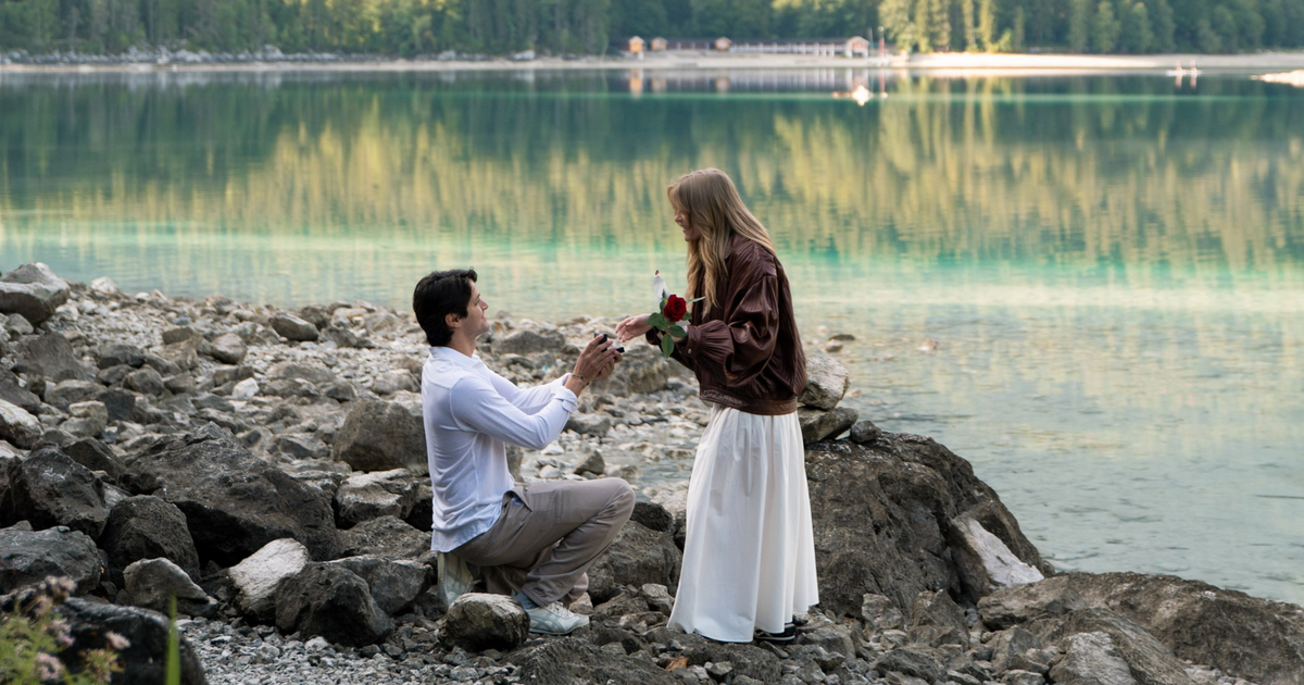 Luísa Sonza e Luis Ribeirinho diante do lago Eibsee, na Alemanha