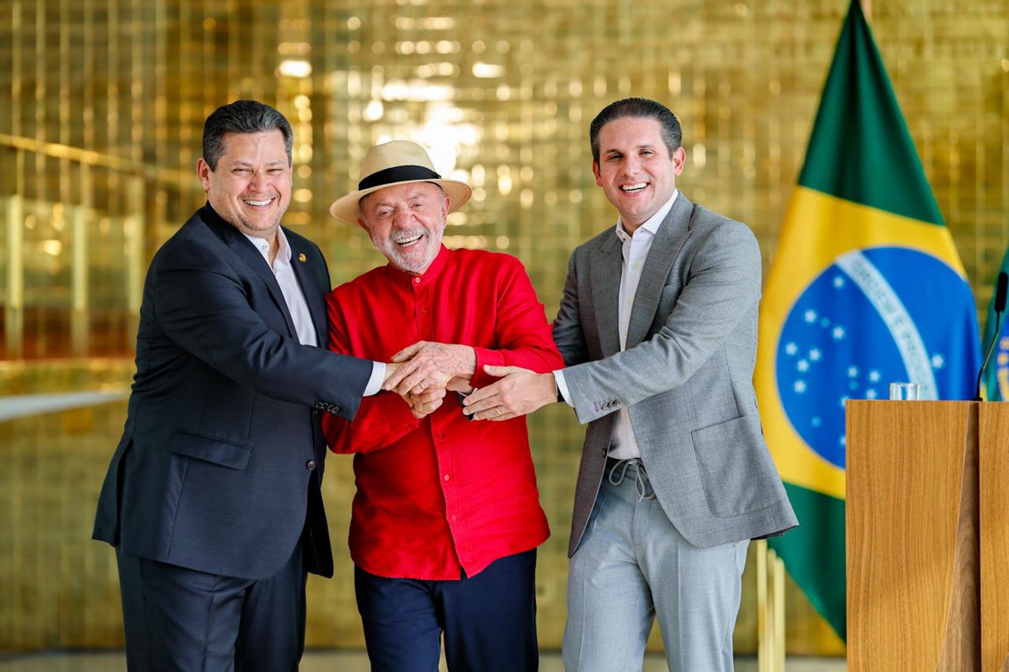 Lula entre Davi Alcolumbre e Hugo Motta