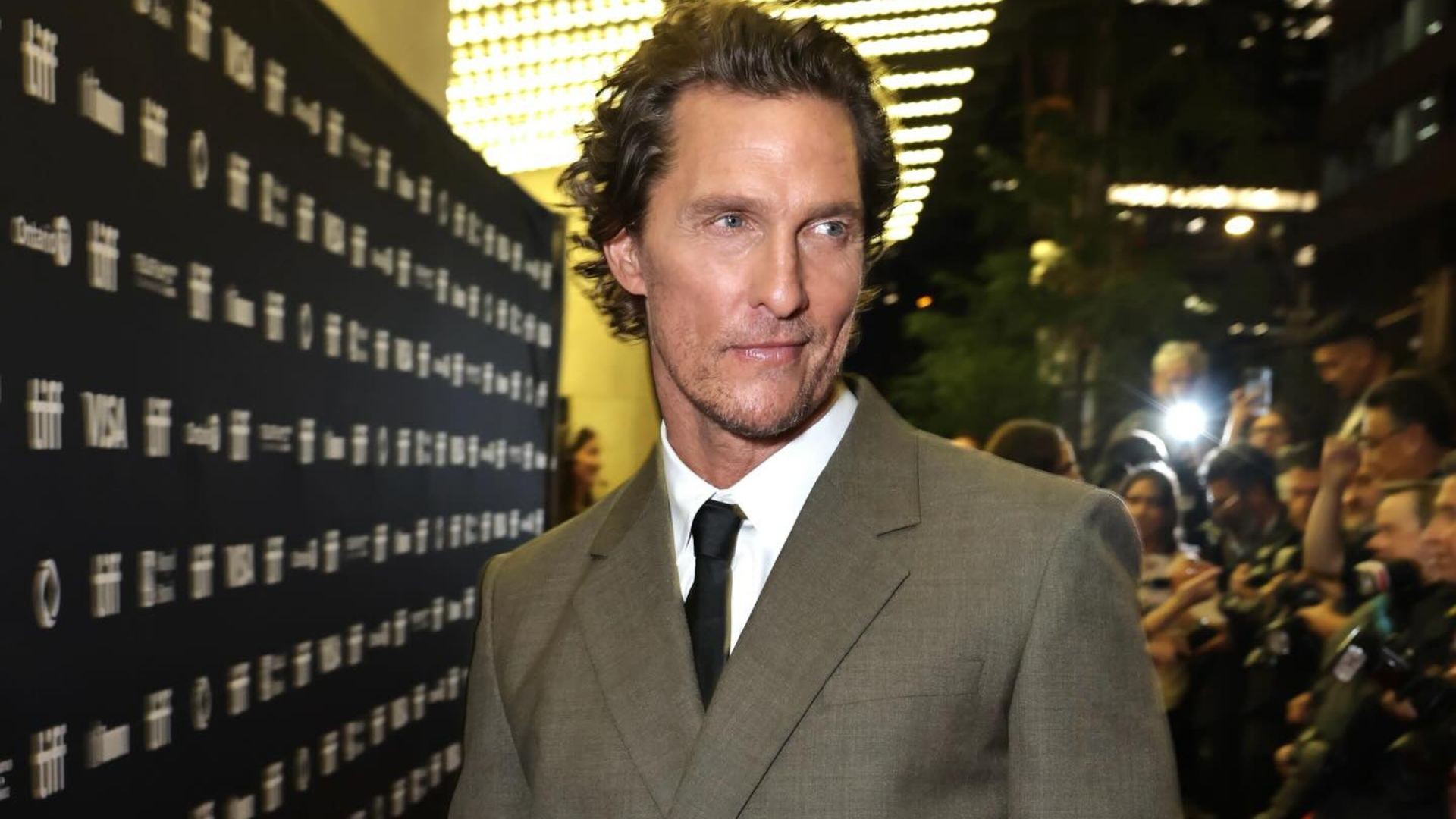 Matthew McConaughey e Kate Hudson em cena de Como Perder um Homem em 10 Dias