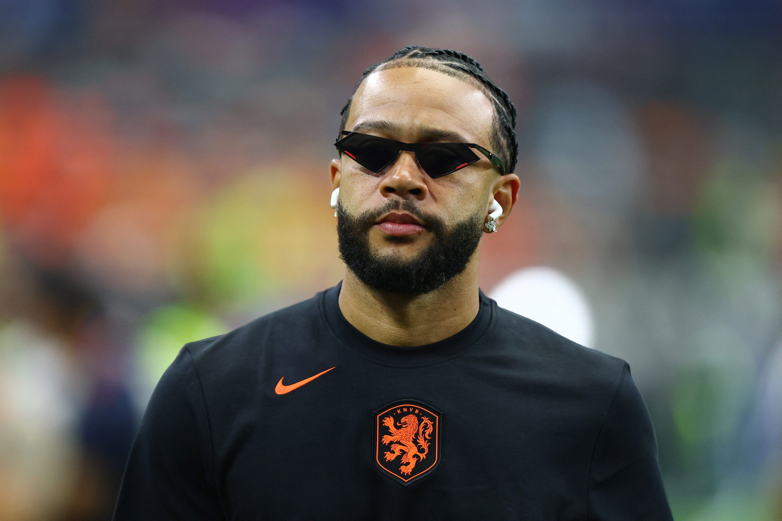 Memphis Depay antes de partida entre Corinthians e Palmeiras