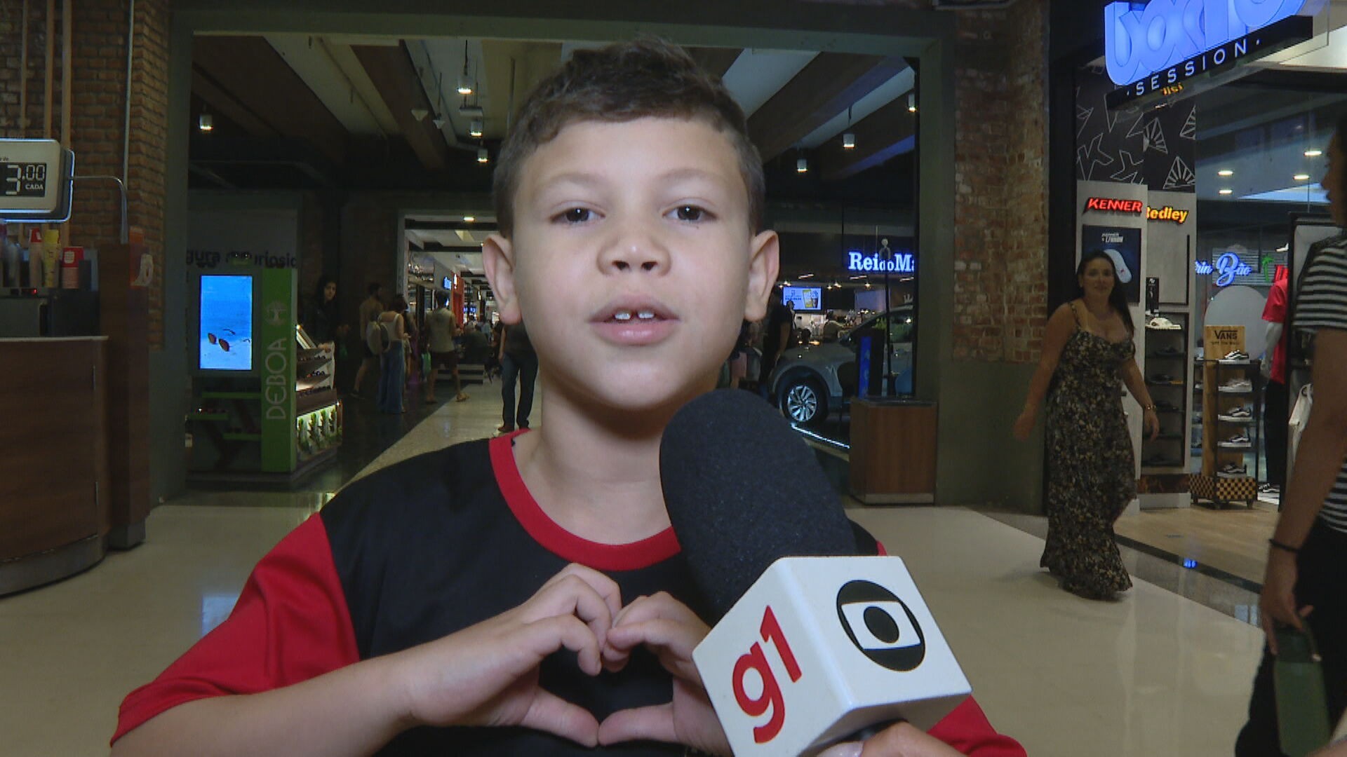 Cleuber, menino de 8 anos que homenageou o pai
