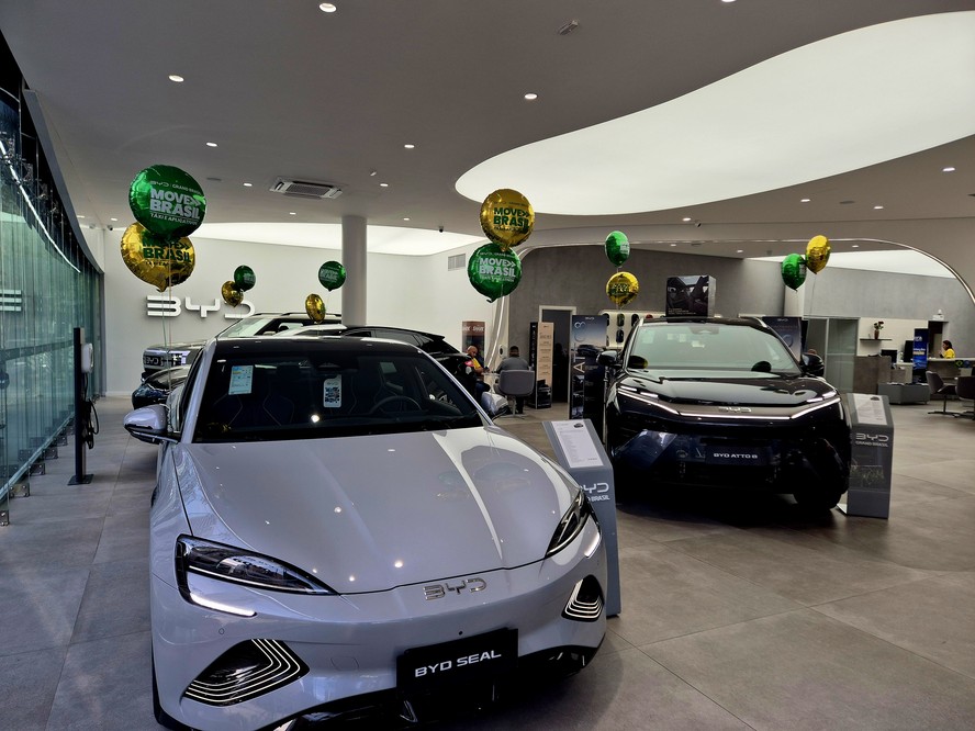 Loja da BYD decorada para o Move Brasil