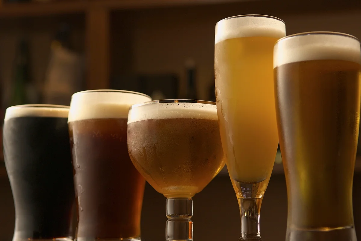 Copo de cerveja com espuma