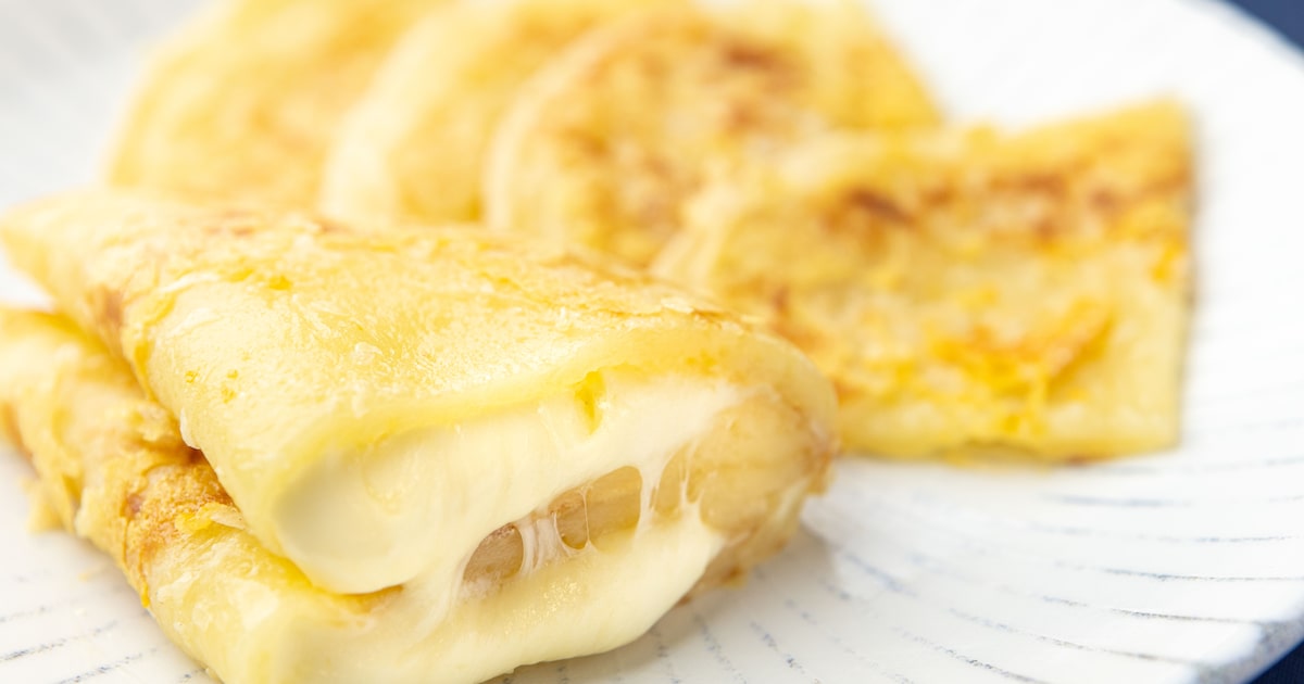 Pão de queijo de frigideira dourado