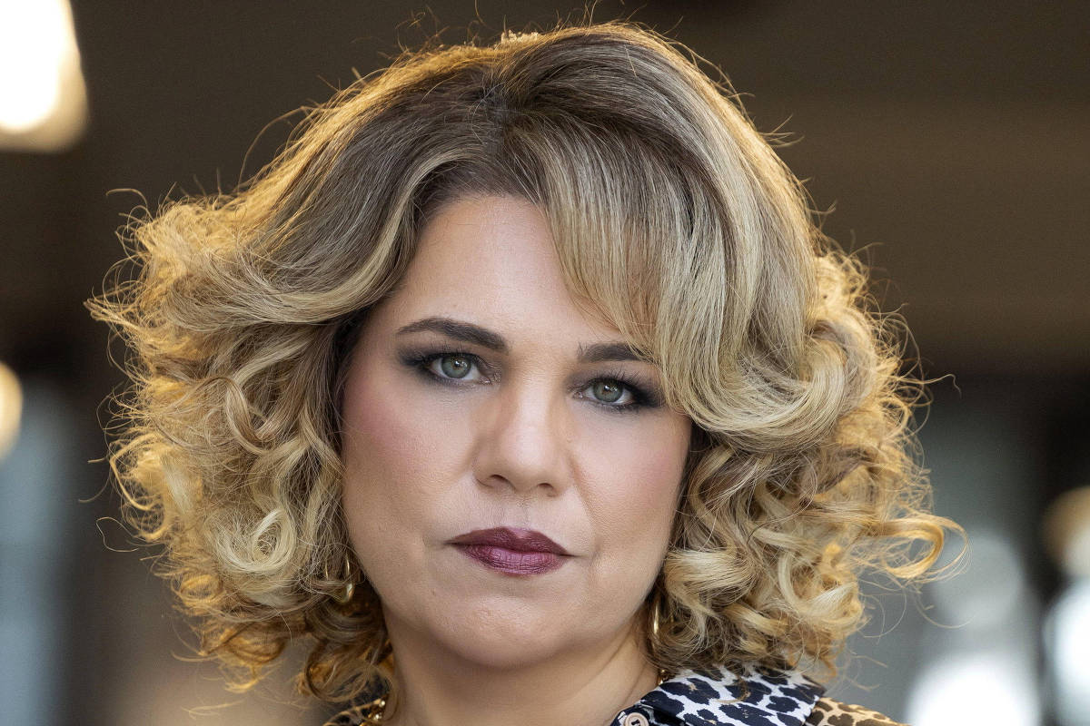 Isabel Teixeira como Pilar em Quem Ama Cuida