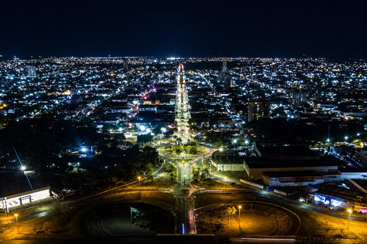 Vista noturna de Sinop, em Mato Grosso