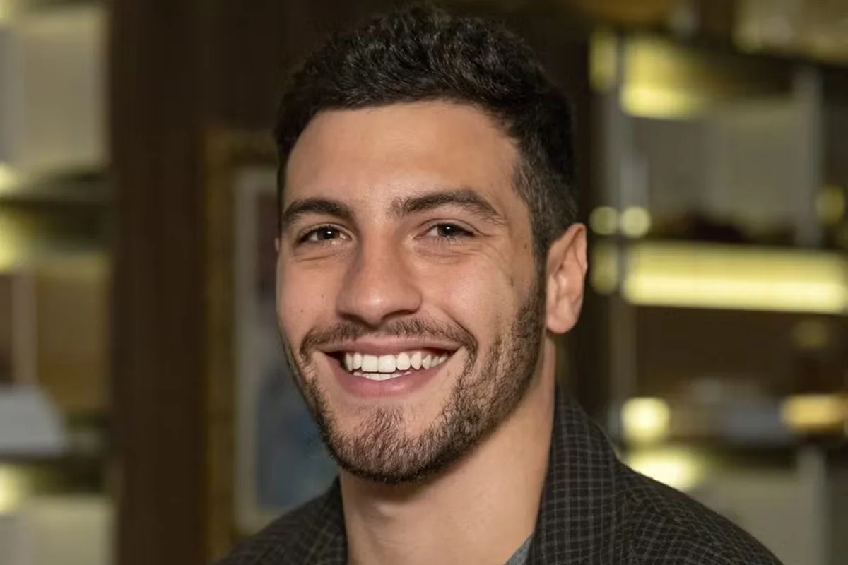 Henrique Barreira, Breno Ferreira e Chay Suede em cena de Quem Ama Cuida