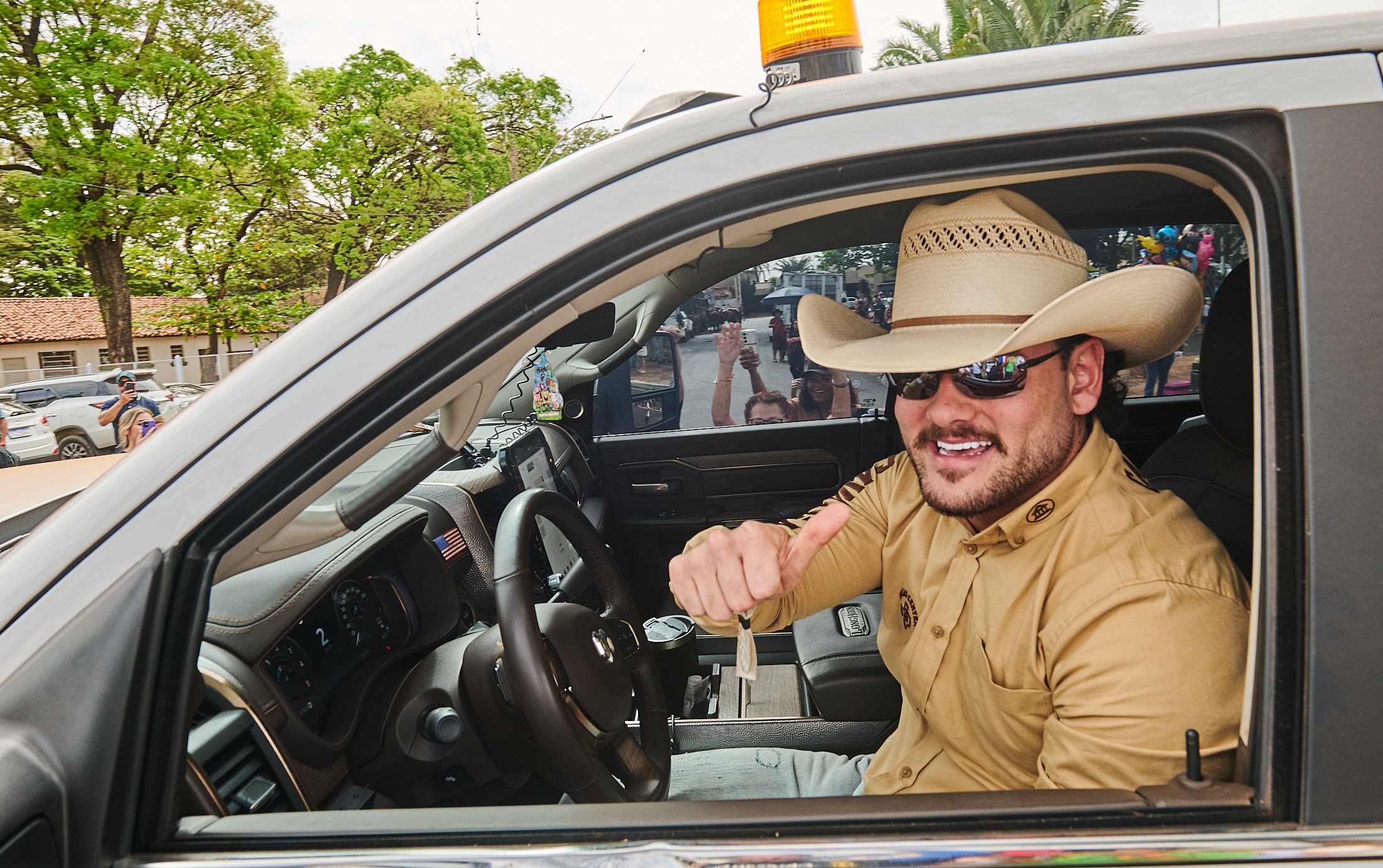 César Rincon durante cavalgada em Barretos
