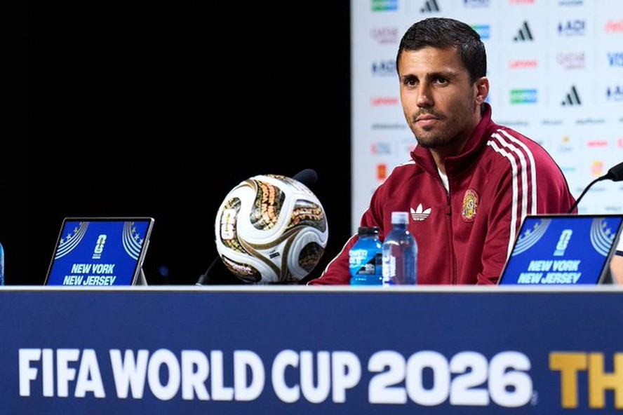 Rodri durante entrevista coletiva pela seleção da Espanha