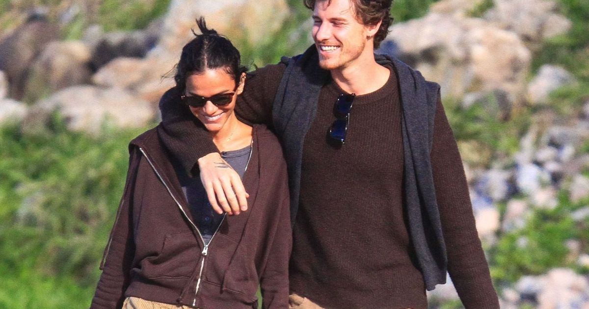 Shawn Mendes e Bruna Marquezine em publicação no Instagram