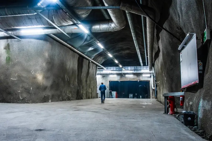 Túnel de acesso ao complexo subterrâneo Brünig Mega Safe, na Suíça
