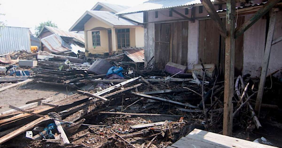 Ilha de Flores, na Indonésia, atingida por forte terremoto