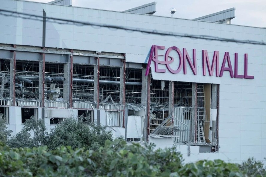 Shopping center atingido por terremoto em Kumamoto, no Japão
