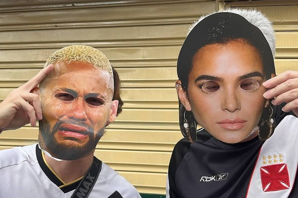 Torcedores do Vasco usam máscaras de Neymar e Bruna Marquezine em São Januário