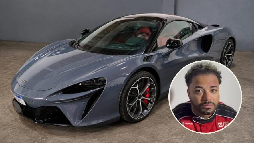 McLaren Artura Spider cinza que será leiloada