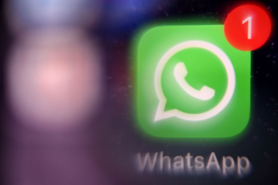 WhatsApp em tela de celular