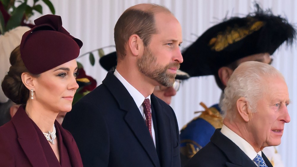 Kate Middleton, príncipe William e rei Charles III em evento da família real