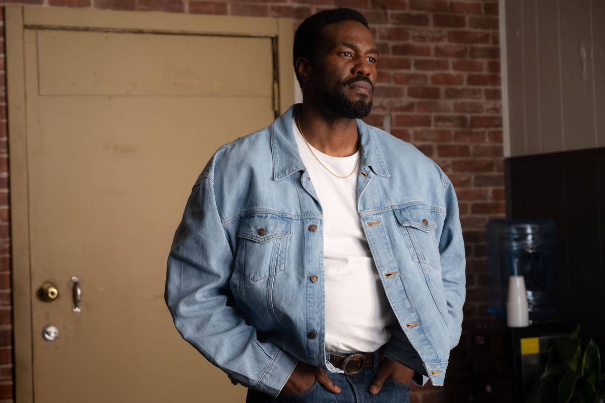 Yahya Abdul-Mateen II como Simon Williams na série Wonder Man