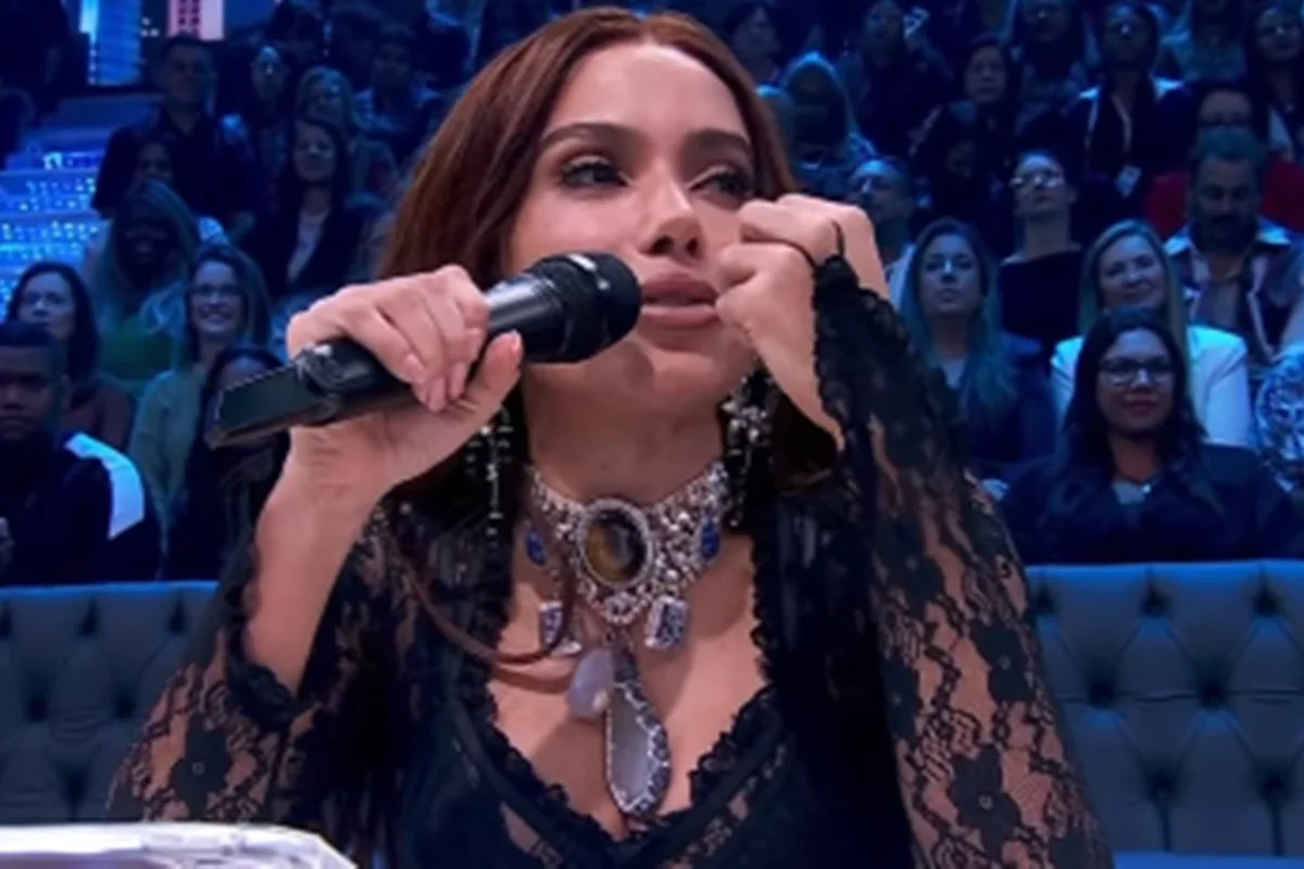 Anitta durante participação no Domingão com Huck