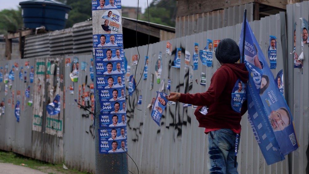 Materiais de campanha de Márcio Canella e Antônio Rueda em Belford Roxo