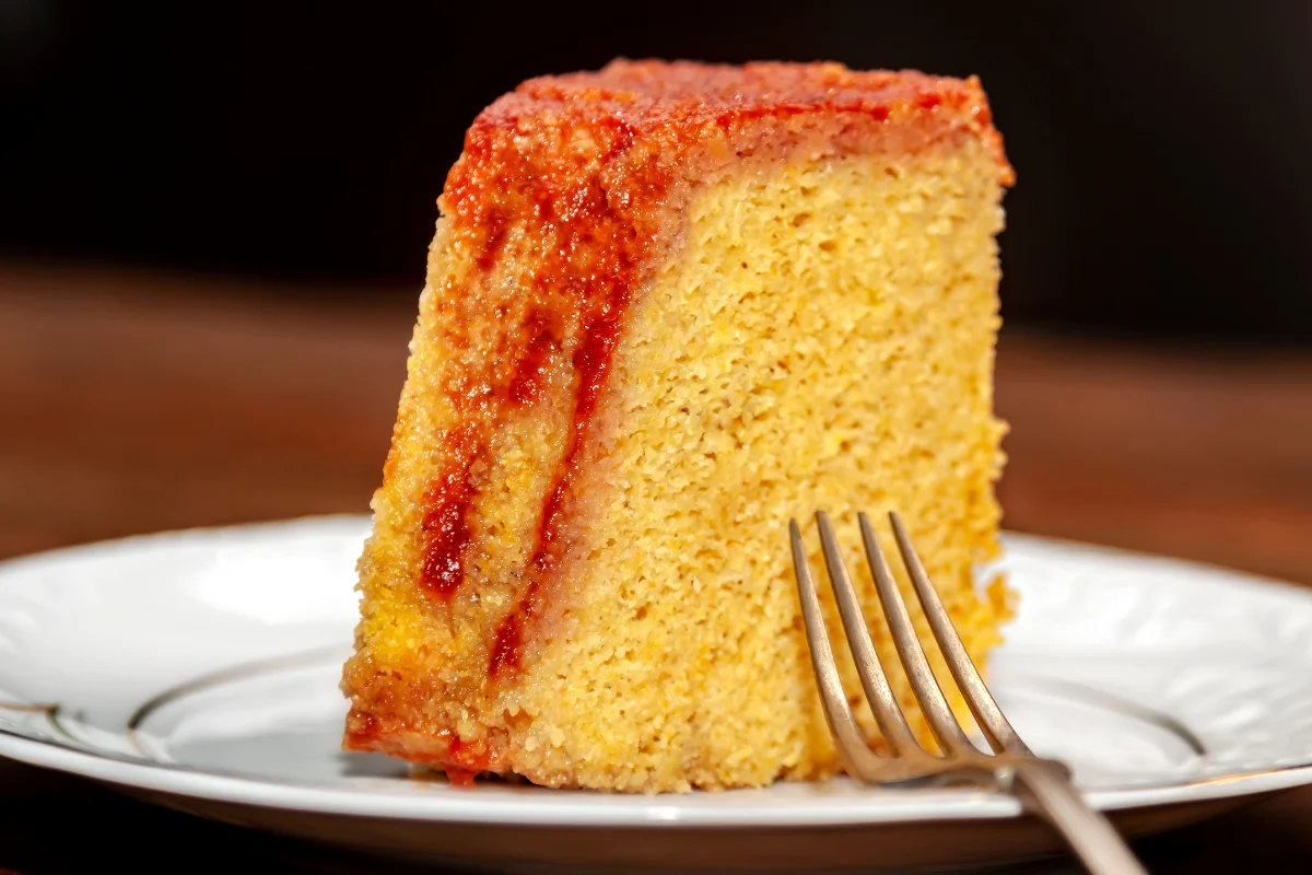 Bolo de fubá com coco sem farinha de trigo