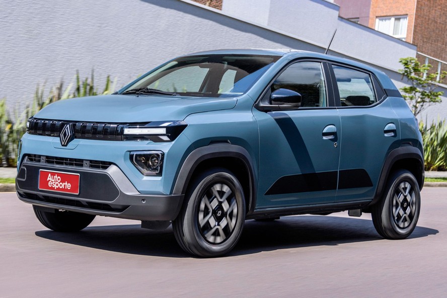 Renault Kwid E-Tech branco em movimento