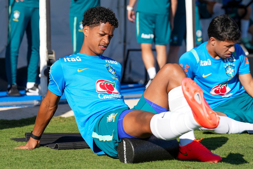 Zé Lucas durante atividade da seleção brasileira sub-20