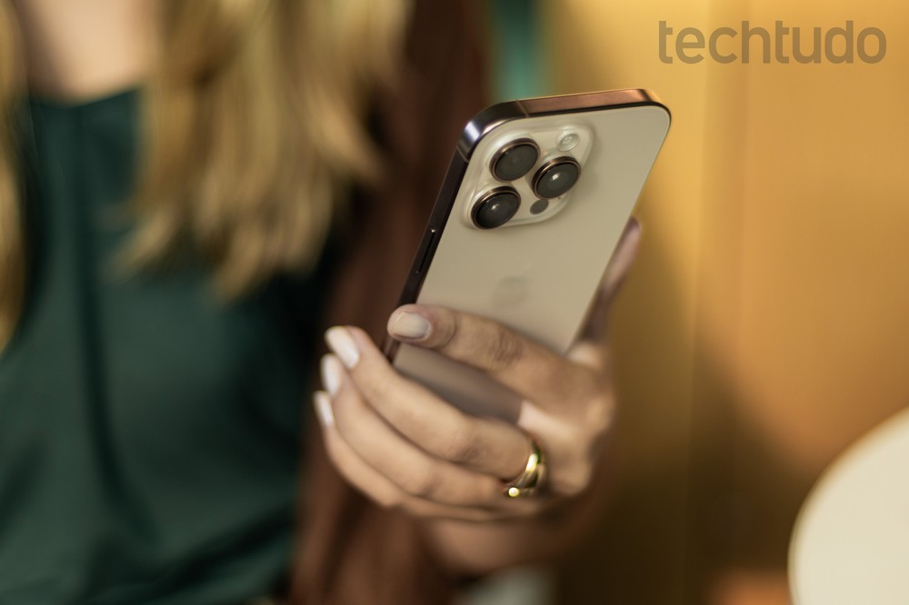 Celular com ferramentas de emergência