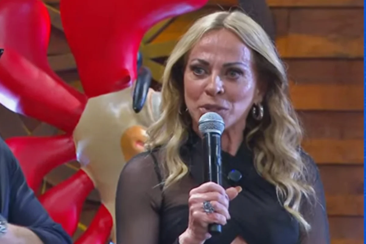Adriane Galisteu, Rodrigo Carelli e Christina Rocha em coletiva de A Fazenda 18