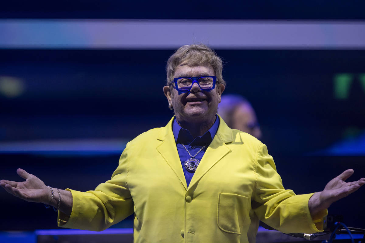 Elton John se apresenta no palco Mundo do Rock in Rio