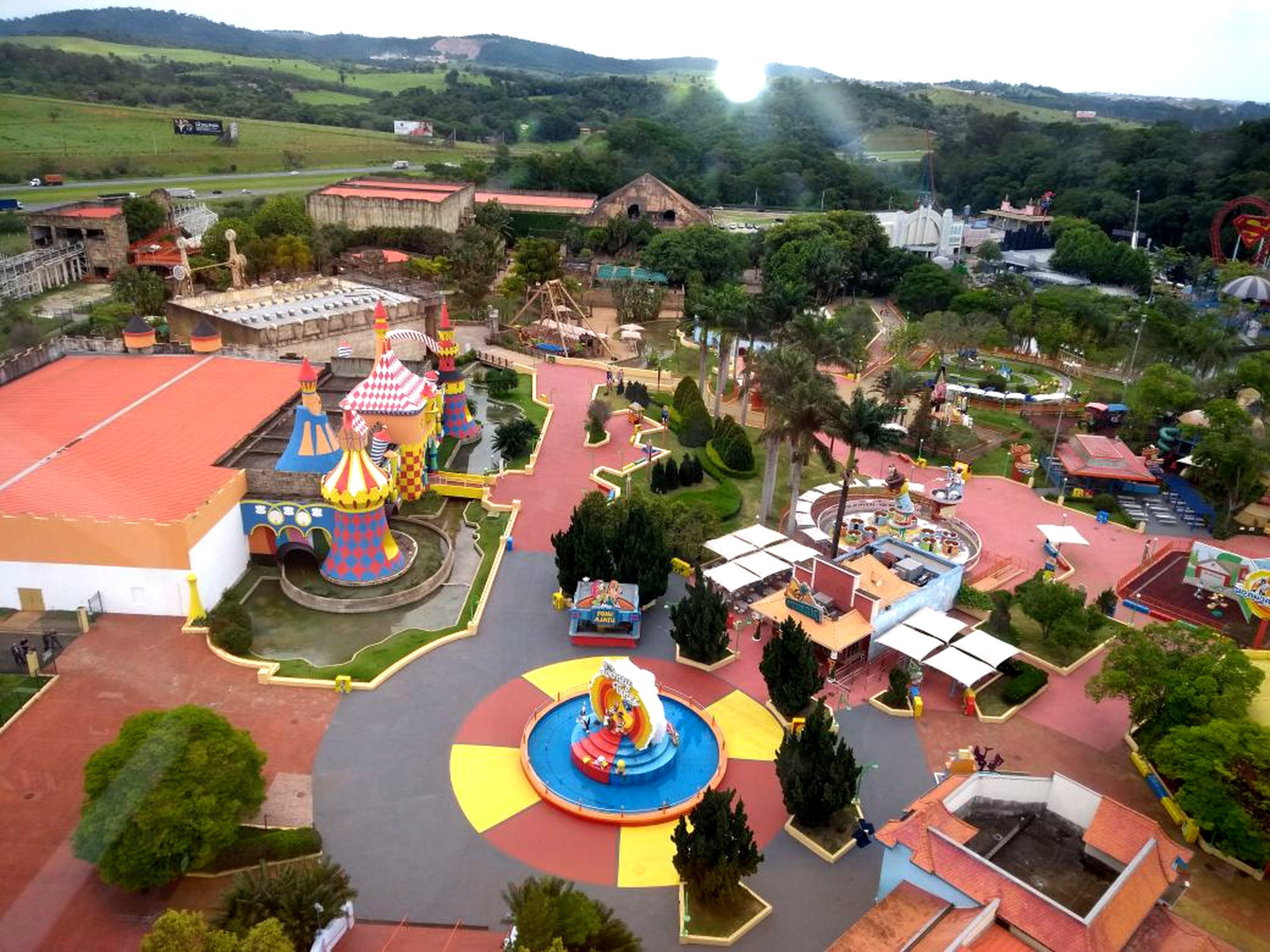 Montanha-russa Montezum no parque Hopi Hari