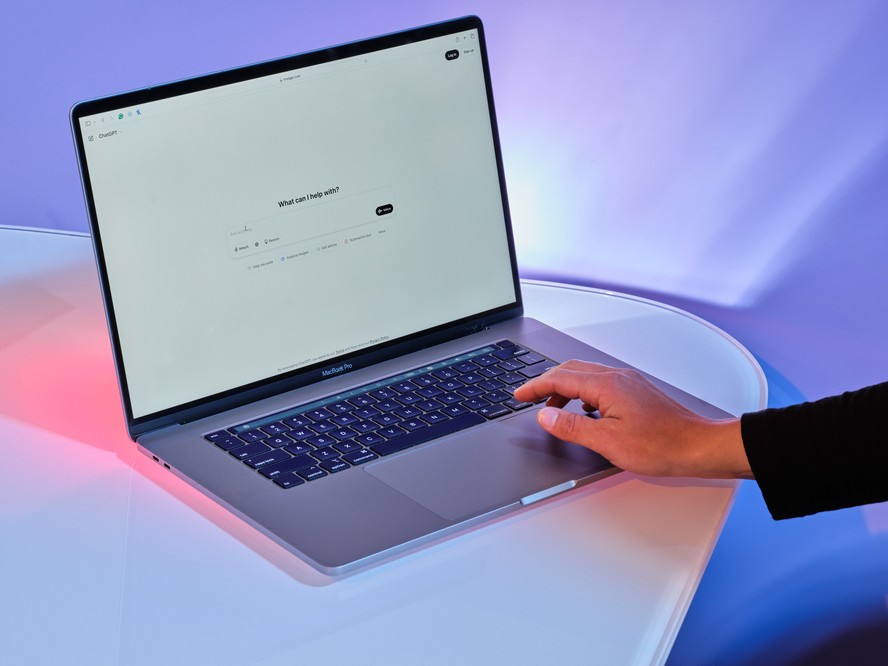 ChatGPT aberto em notebook