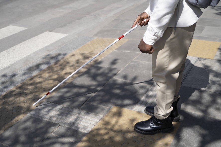 Pessoa com deficiência em ambiente urbano